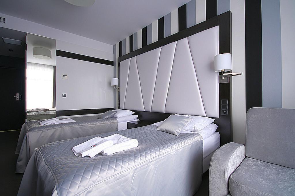 Hotel Grafit Kostomloty Pierwsze Habitación foto